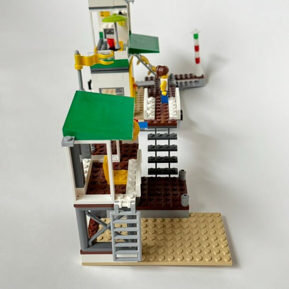 Lego 4644 Marina City Town Harbor Beach Surf Boat Cafe Complete except sticker - Picture 14 of 14